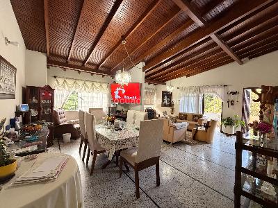 Casa de 5 alcobas en venta en San Javier No 2, Medellín, 372 m² · foto 4 de 20