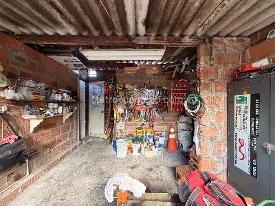 Casa de 5 alcobas en venta en San Javier No 2, Medellín, 372 m² · foto 19 de 20