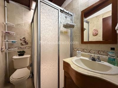 Casa de 5 alcobas en venta en San Javier No 2, Medellín, 372 m² · foto 18 de 20