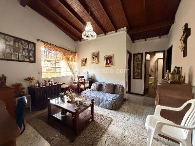 Casa de 5 alcobas en venta en San Javier No 2, Medellín, 372 m² · foto 5 de 20