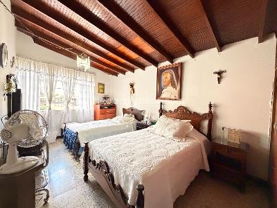 Casa de 5 alcobas en venta en San Javier No 2, Medellín, 372 m² · foto 16 de 20