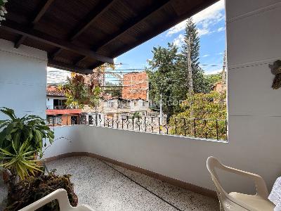 Casa de 5 alcobas en venta en San Javier No 2, Medellín, 372 m² · foto 6 de 20