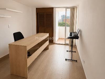 Apartamento de 3 alcobas en venta en Laureles, Medellín, 127 m² · foto 12 de 17