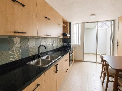 Apartamento de 3 alcobas en venta en Laureles, Medellín, 127 m² · foto 5 de 17