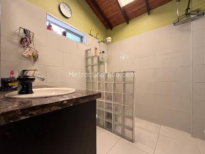 Apartamento de 1 alcoba en venta en Guayabal Cristo Rey, Medellín, 72 m² · foto 17 de 18