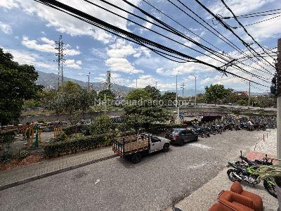 Apartamento de 1 alcoba en venta en Guayabal Cristo Rey, Medellín, 72 m² · foto 5 de 18