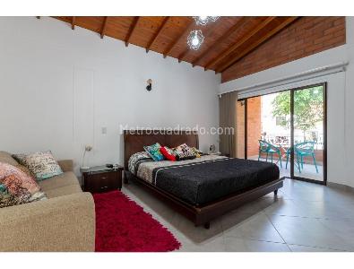 Casa de 3 alcobas en venta en La Doctora, Sabaneta, 243 m² · foto 16 de 17