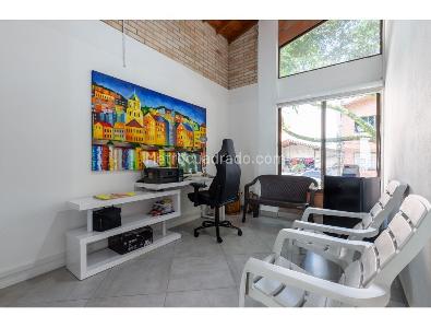 Casa de 3 alcobas en venta en La Doctora, Sabaneta, 243 m² · foto 12 de 17