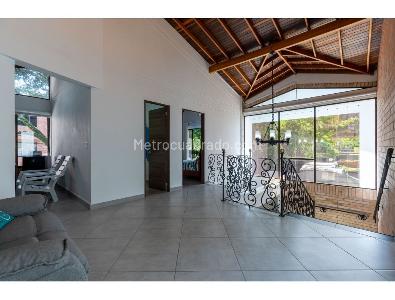 Casa de 3 alcobas en venta en La Doctora, Sabaneta, 243 m² · foto 11 de 17
