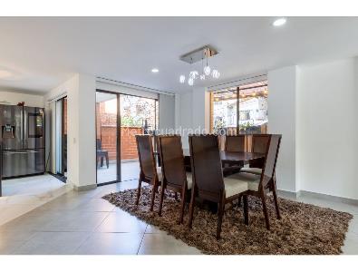 Casa de 3 alcobas en venta en La Doctora, Sabaneta, 243 m² · foto 4 de 17