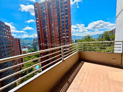 Apartamento de 3 alcobas en arriendo en Los Balsos No 1, Medellín, 134 m² · foto 4 de 11
