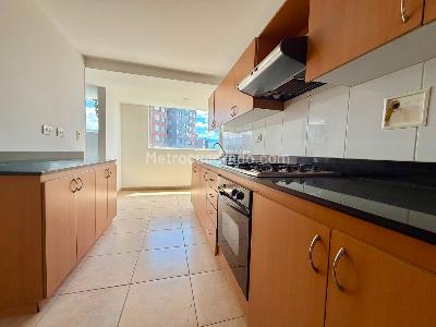 Apartamento de 3 alcobas en arriendo en Los Balsos No 1, Medellín, 134 m² · foto 3 de 11