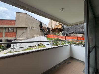 Apartamento de 3 alcobas en venta en Amazonia, Bello, 72 m² · foto 2 de 16