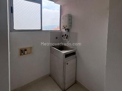 Apartamento en venta en Calasanz Parte Alta, Medellín · foto 5 de 16