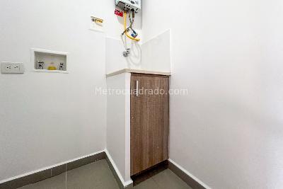 Apartamento de 2 alcobas en venta en Loma De Las Brujas, Envigado, 81 m² · foto 10 de 19