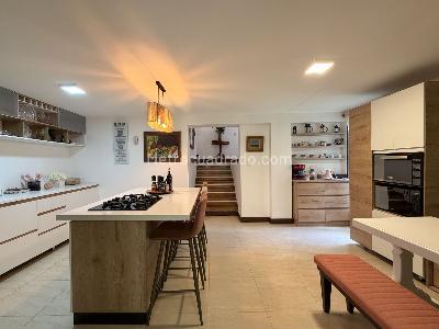 Casa de 4 alcobas en venta en El Poblado, Medellín, 230 m² · foto 5 de 18