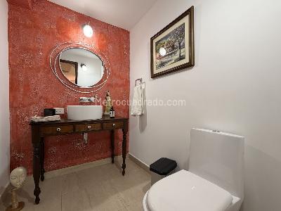 Casa de 4 alcobas en venta en El Poblado, Medellín, 230 m² · foto 11 de 18