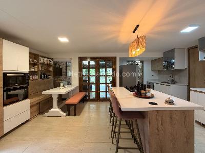 Casa de 4 alcobas en venta en El Poblado, Medellín, 230 m² · foto 6 de 18