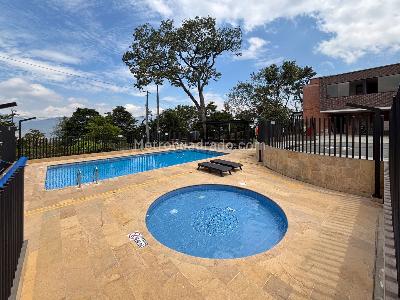 Casa de 3 alcobas en venta en La Calleja, Envigado, 228 m² · foto 20 de 20