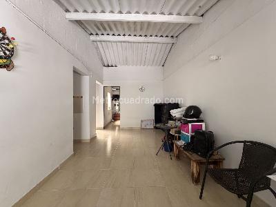 Casa de 2 alcobas en venta en Toscana, Medellín, 54 m² · foto 2 de 17