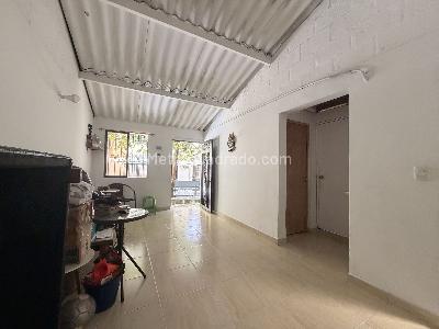 Casa de 2 alcobas en venta en Toscana, Medellín, 54 m² · foto 7 de 17