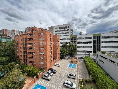 Apartamento de 3 alcobas en venta en El Poblado, Medellín, 143 m² · foto 4 de 20