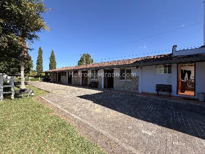 Casa de 4 alcobas en arriendo en Vilachuaga, Rionegro, 320 m² · foto 15 de 20