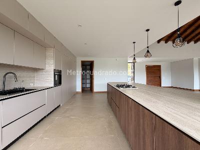 Casa en arriendo en Rionegro, Rionegro · foto 3 de 20