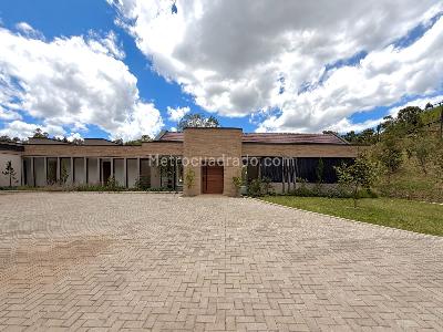 Casa en Arriendo, El Hoyito, Rionegro
