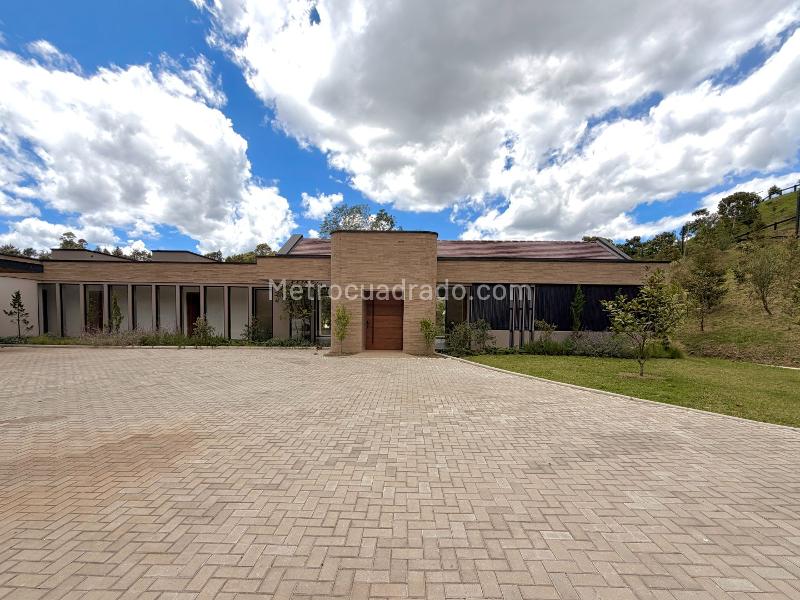 Casa en Arriendo, El Hoyito, Rionegro