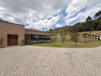 Casa de 3 alcobas en arriendo en El Hoyito, Rionegro, 380 m² · foto 2 de 20