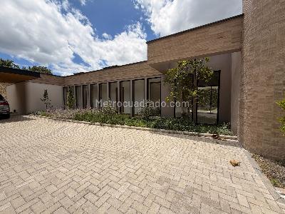 Casa de 3 alcobas en arriendo en El Hoyito, Rionegro, 380 m² · foto 3 de 20