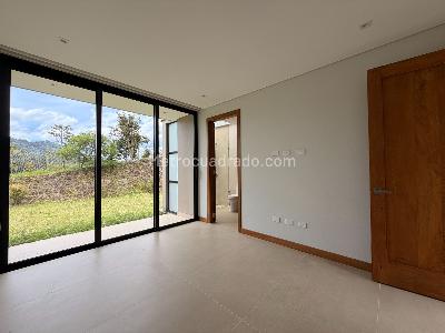 Casa de 3 alcobas en arriendo en El Hoyito, Rionegro, 380 m² · foto 12 de 19