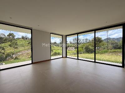 Casa de 3 alcobas en arriendo en El Hoyito, Rionegro, 380 m² · foto 14 de 19