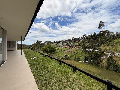 Casa de 3 alcobas en arriendo en El Hoyito, Rionegro, 380 m² · foto 6 de 19