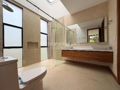 Casa de 3 alcobas en arriendo en El Hoyito, Rionegro, 380 m² · foto 18 de 19