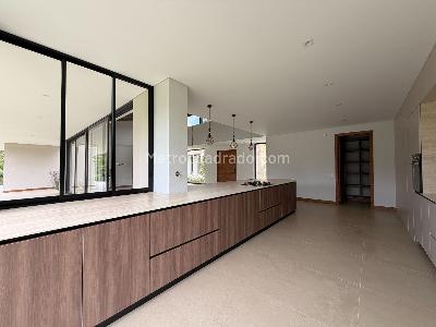 Casa de 3 alcobas en arriendo en El Hoyito, Rionegro, 380 m² · foto 3 de 19