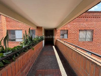 Apartamento en arriendo en La America, Medellín · foto 13 de 15
