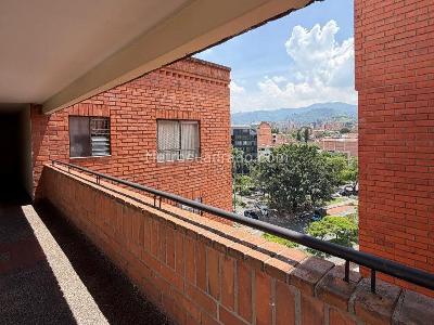 Apartamento en arriendo en La America, Medellín · foto 14 de 15