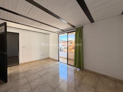 Casa de 3 alcobas en venta en Aranjuez, Medellín, 182 m² · foto 2 de 20