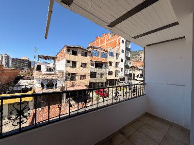 Casa de 3 alcobas en venta en Aranjuez, Medellín, 182 m² · foto 4 de 20