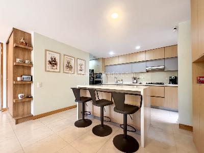 Apartamento de 3 alcobas en venta en Loma Del Escobero, Envigado, 135 m² · foto 3 de 20