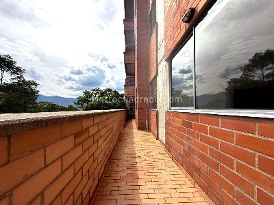 Apartamento de 3 alcobas en venta en Loma Del Escobero, Envigado, 135 m² · foto 16 de 20