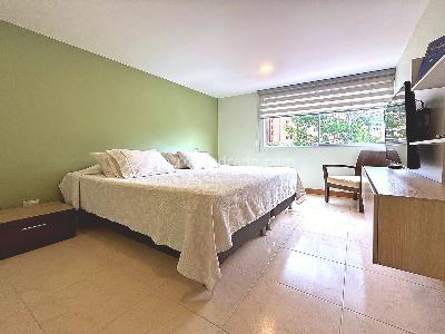 Apartamento de 3 alcobas en venta en Loma Del Escobero, Envigado, 135 m² · foto 13 de 20