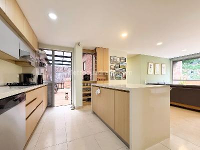 Apartamento de 3 alcobas en venta en Loma Del Escobero, Envigado, 135 m² · foto 5 de 20