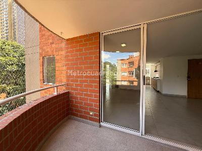 Apartamento de 2 alcobas en venta en Castropol, Medellín, 82 m² · foto 11 de 19