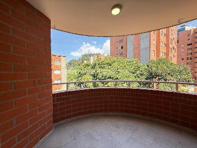 Apartamento de 2 alcobas en venta en Castropol, Medellín, 82 m² · foto 10 de 19
