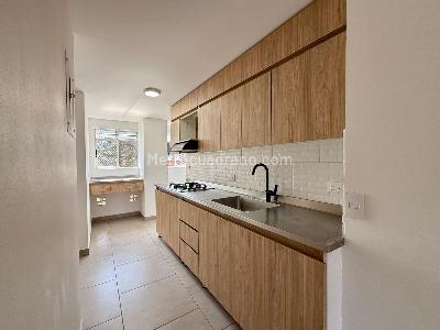 Apartamento de 2 alcobas en venta en Castropol, Medellín, 82 m² · foto 3 de 19