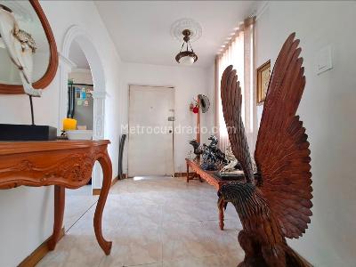 Apartamento de 4 alcobas en venta en El Centro, Medellín, 145 m² · foto 2 de 18