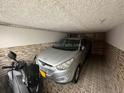 Casa en venta en Britalia, Bogotá · foto 2 de 19